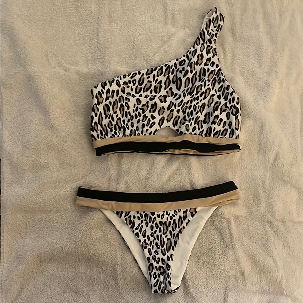 Leopard Print One-Shoulder Bikini